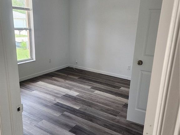 3rd image of 721-723 Homer Ave S