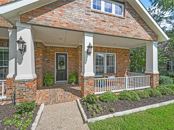 1713 E Branch Hollow Dr, Carrollton, TX 75007