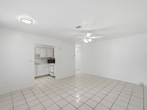 2nd image of 7211 Venetian St APT 3