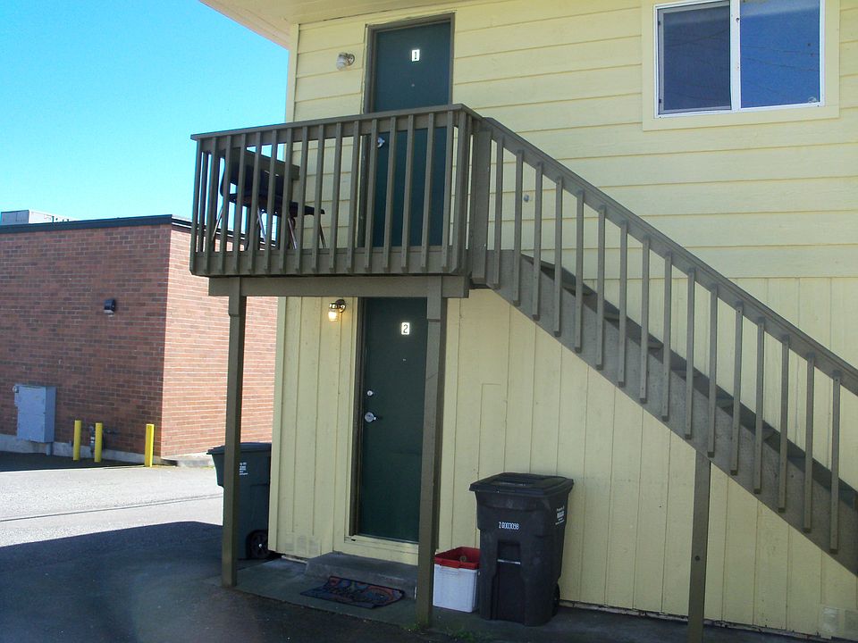 1st image of 3621 Lombard Ave APT 1