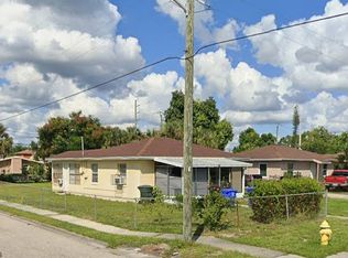 3103 Saint Charles St, Fort Myers, FL 33916