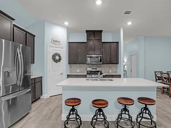 11245 Canyon Mine Dr, Aubrey, TX 76227