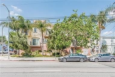 1st image of 6601 Woodley Ave