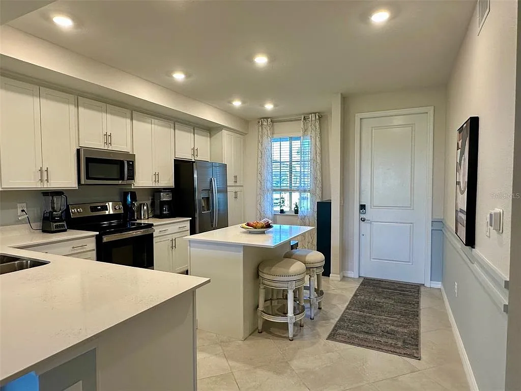 2 bed, 2.0 bath, 1124 sqft, $2,500 — Photo 3