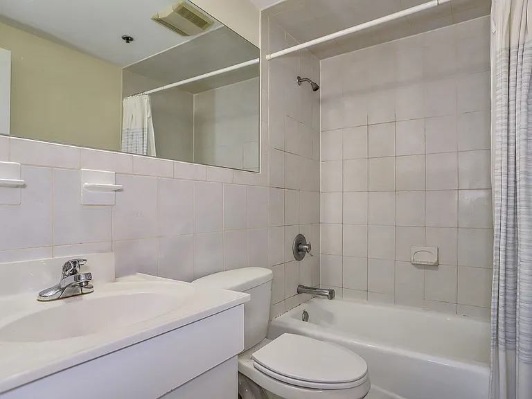 217-219 Clinton St #7 — Photo 17