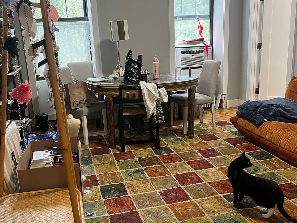 1st image of 405 E 6th St APT 2