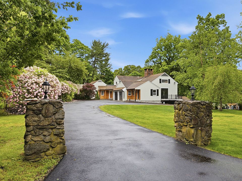 1st image of 1 Tulip Tree Ln