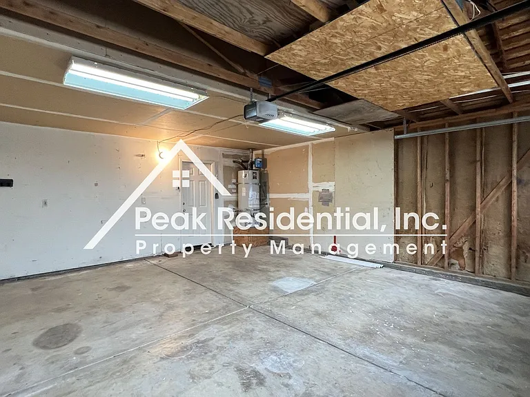 7927 Parmis Ct — Photo 23