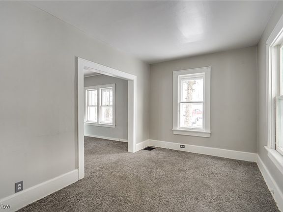 5th image of 46 Rosenberry St