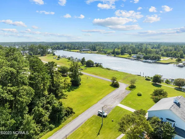 124 Waterway Drive, Beaufort, NC 28516