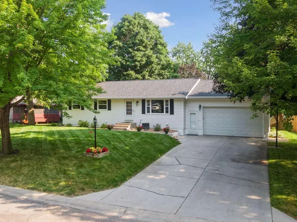 116 Oak Ave SW, Saint Michael, MN 55376