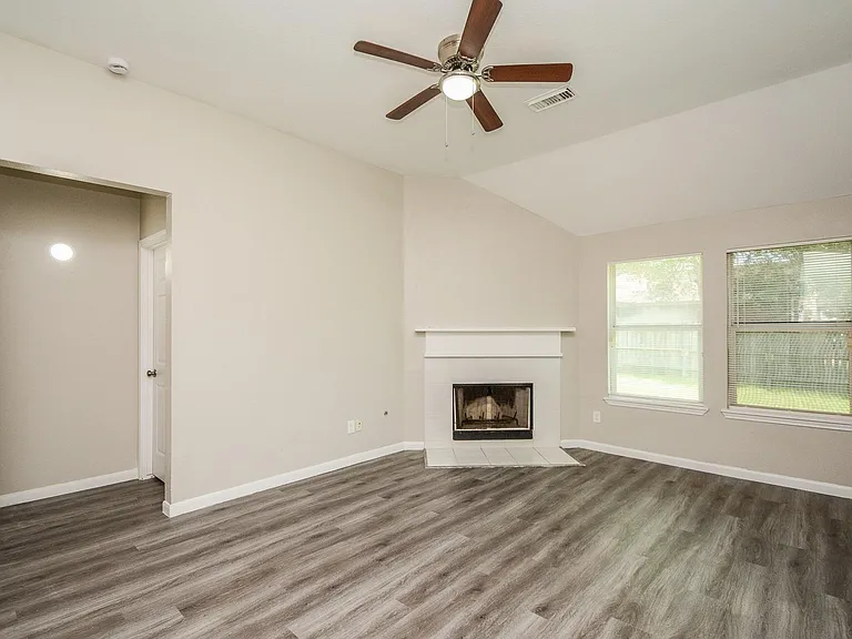 12202 Duane Ct — Photo 5