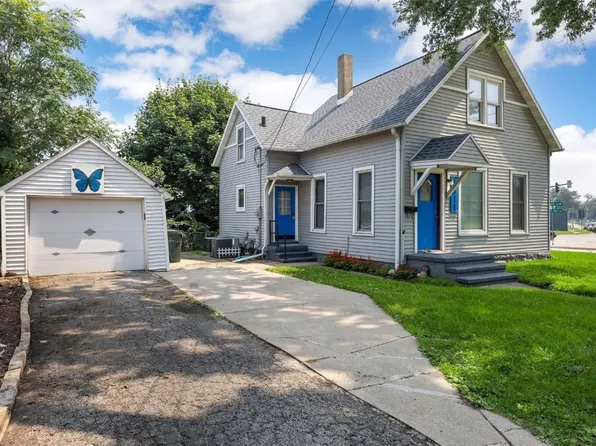 1411 C St SW, Cedar Rapids, IA 52404