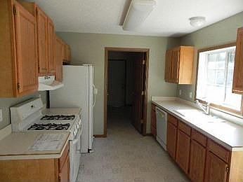 3rd image of 64166 Winding Woods Dr