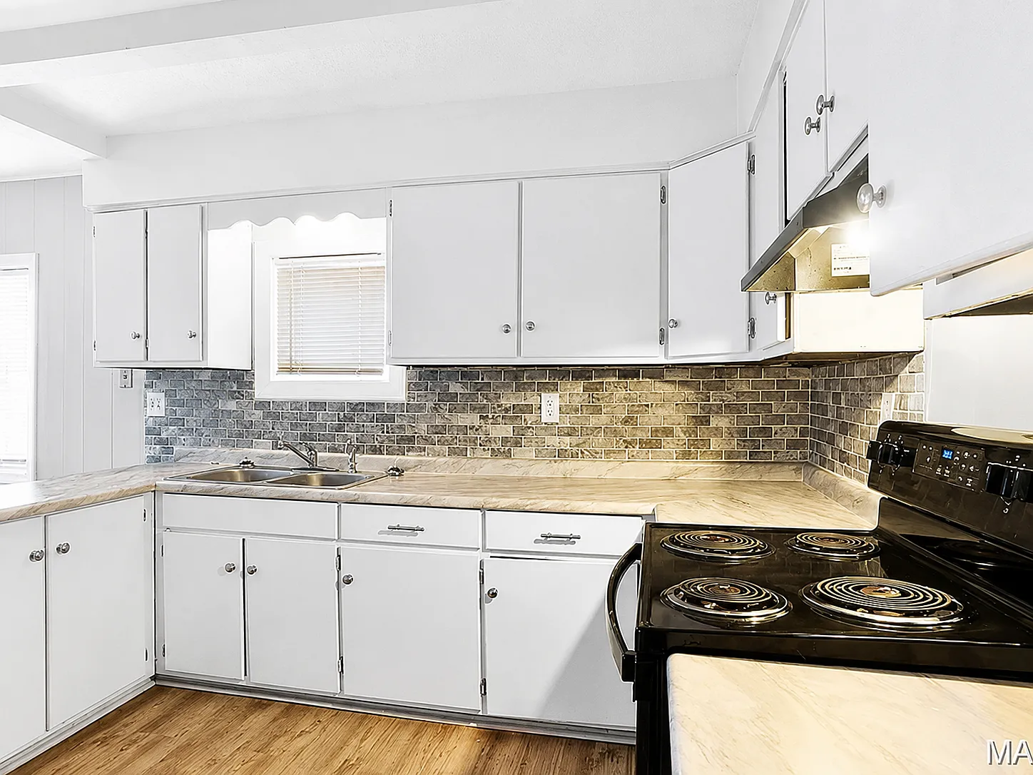 2 bed, 939 sqft, $1,200 — Photo 4