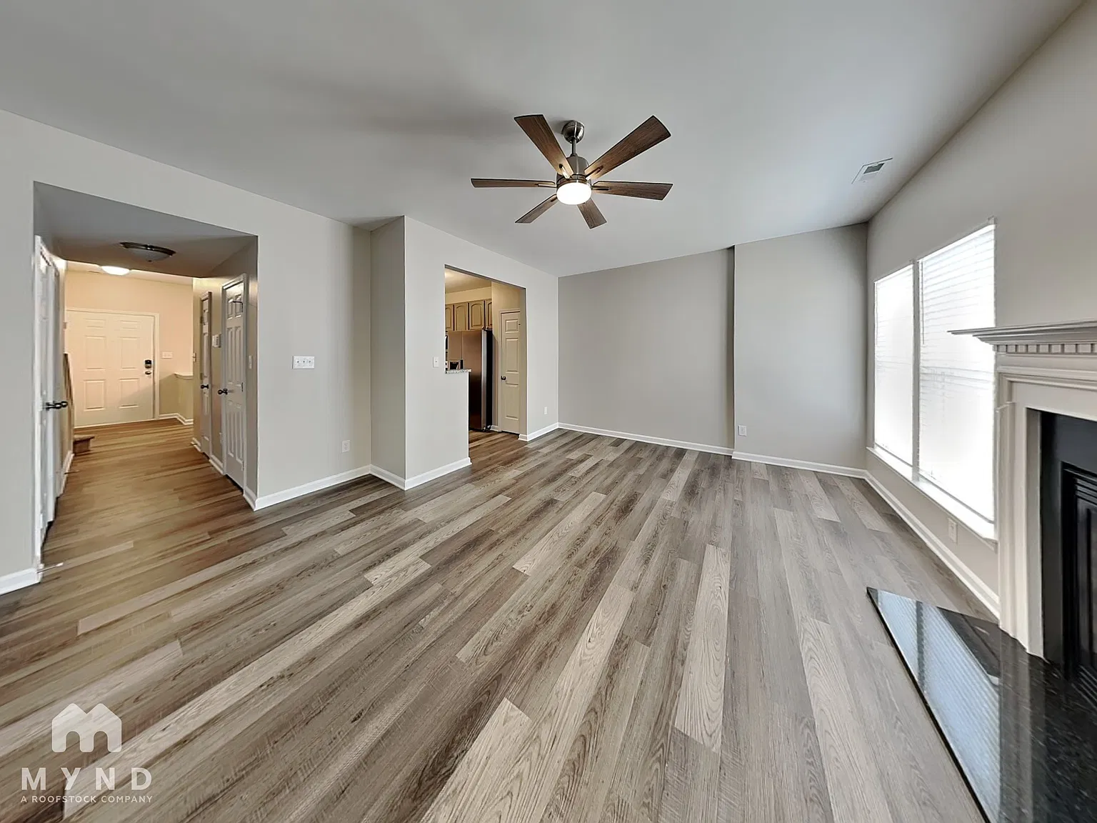 3 bed, 3.0 bath, 1500 sqft, $1,880 — Photo 3