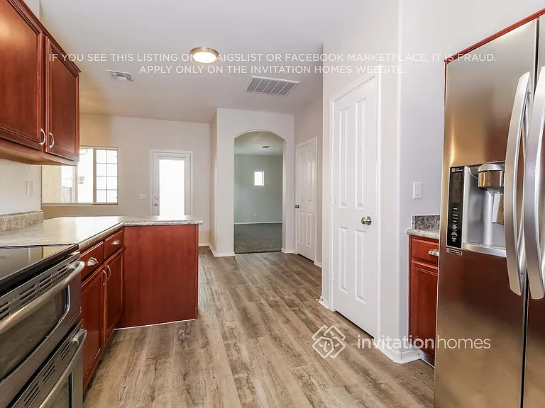 15949 W Mauna Loa Ln — Photo 4