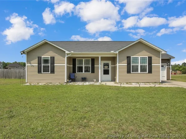 1411 Homeland Dr, Parkton, NC 28371