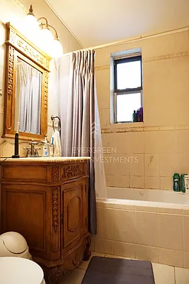 Rented by Evergreen Realty & Investments | media 28