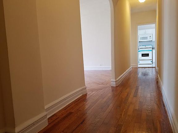 4th image of 4311 49th St #5B