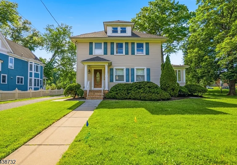 306 Walnut Ave — Photo 1