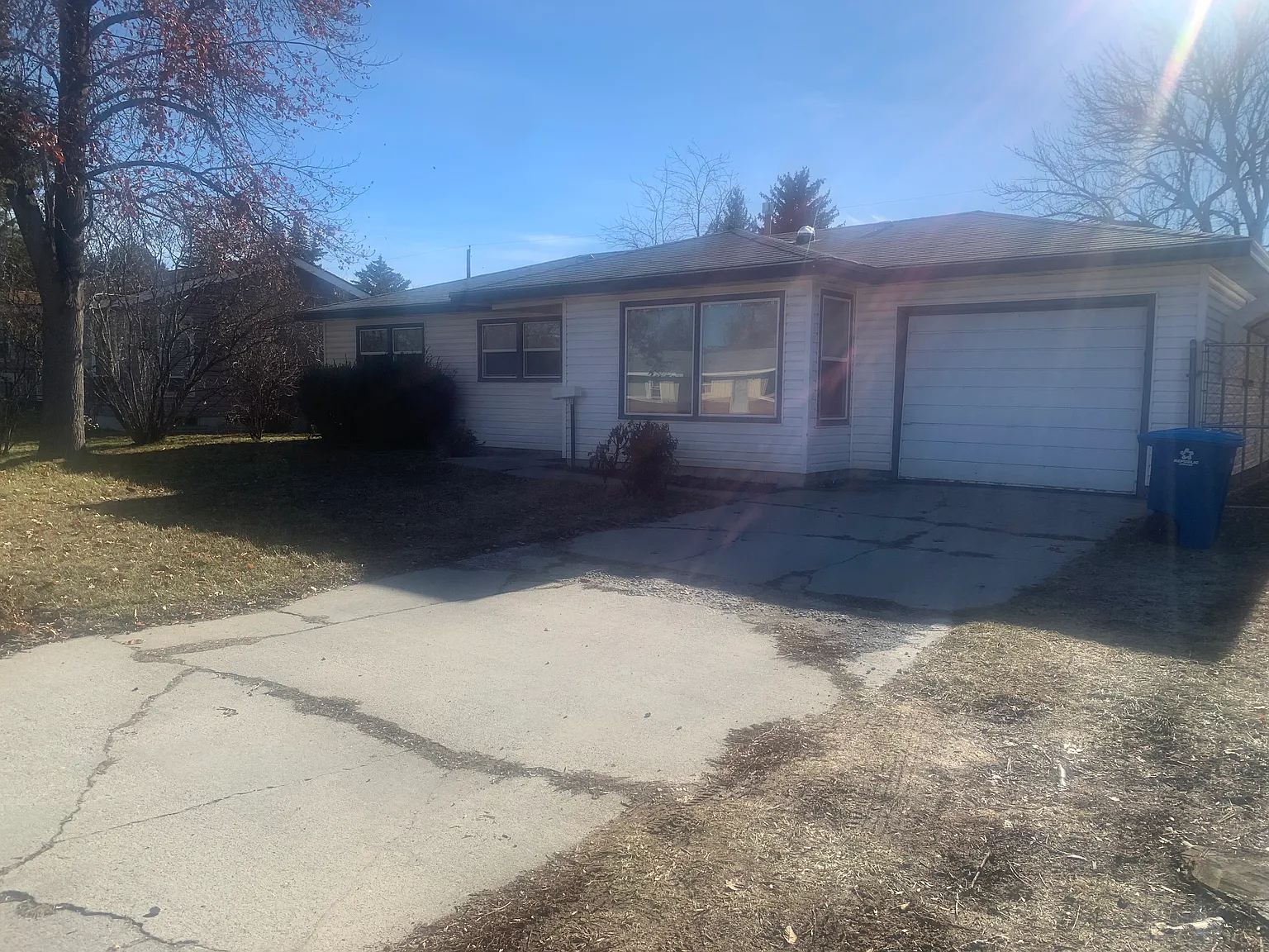 3 bed, 983 sqft, $1,800 — Photo 2