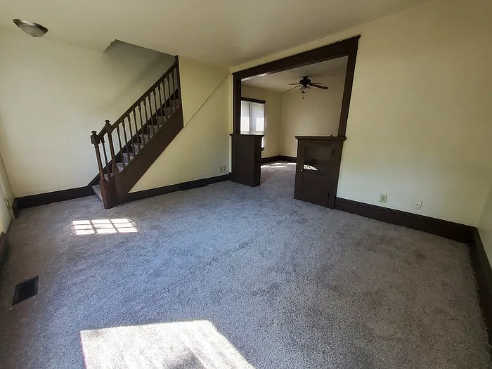 4 bed, 1.0 bath, 2259 sqft, $1,595 — Photo 3