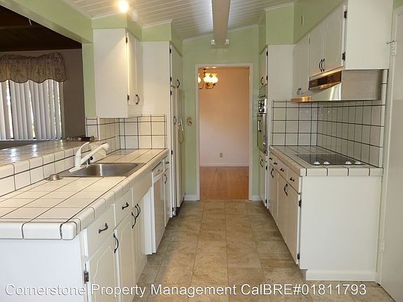 5th image of 15265 Clydelle Ave