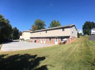 174 Oak Manor Dr, York, PA 17402