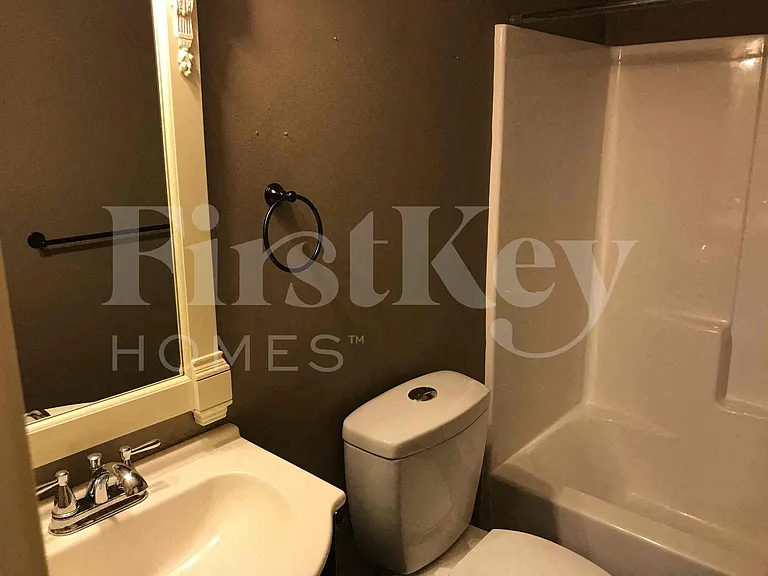 7200 NW 75th St — Photo 6