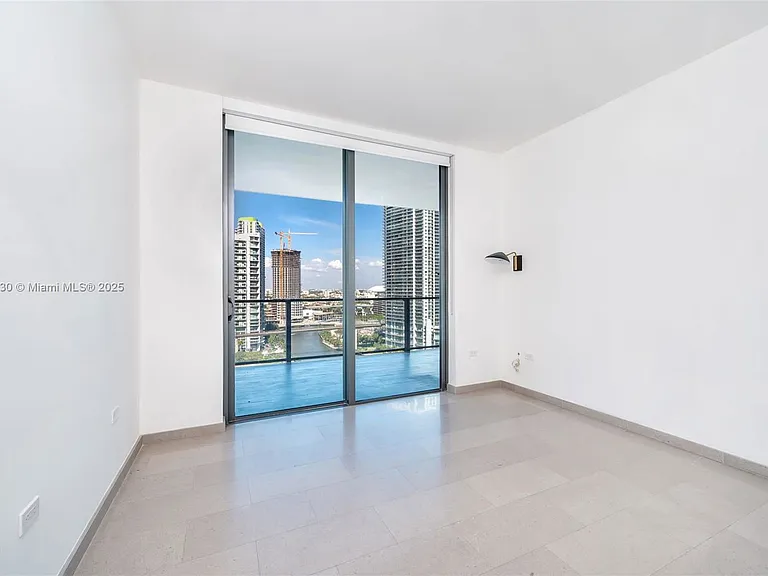 68 SE 6th St #1510 — Photo 18