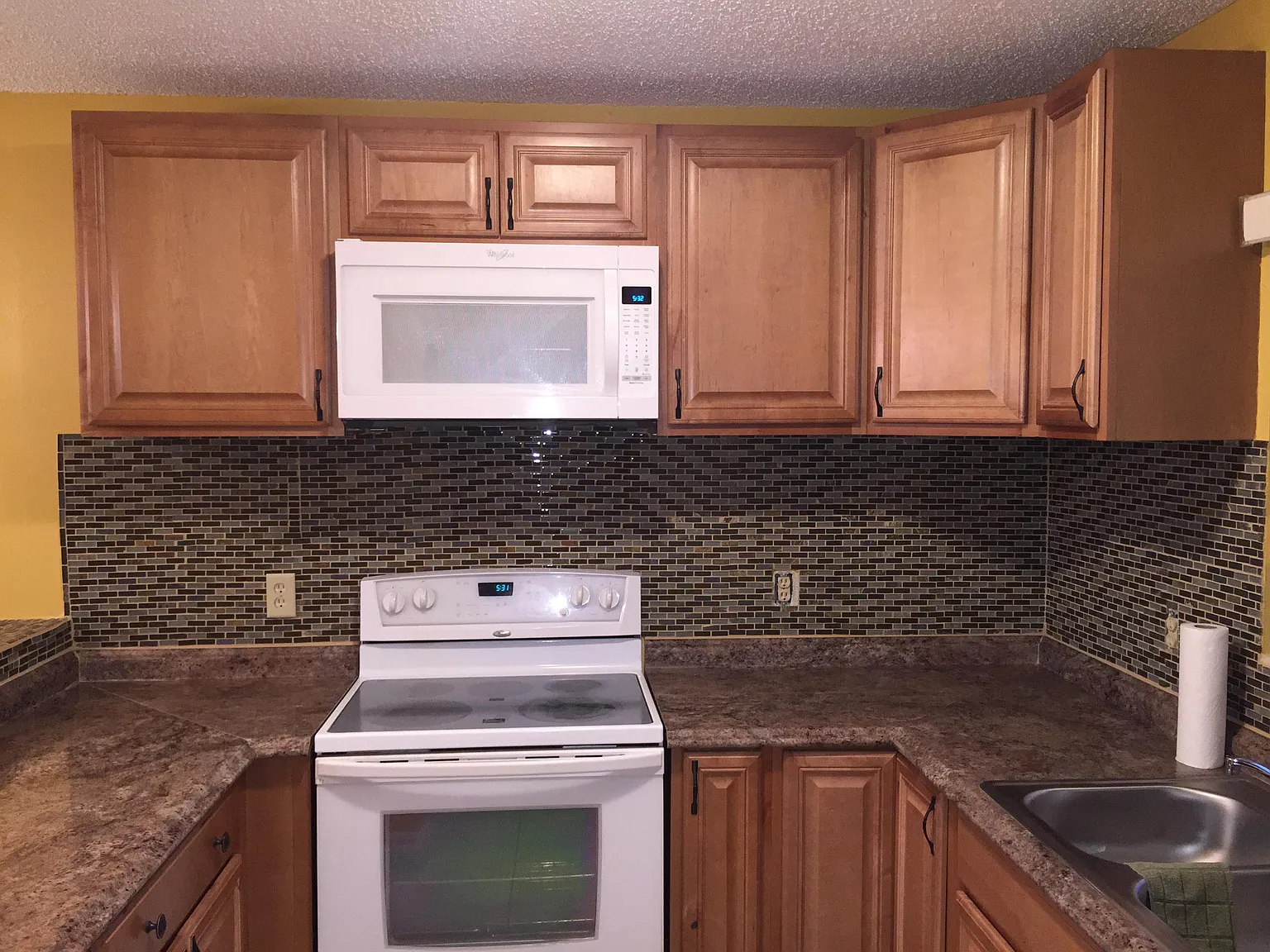 2 bed, 1.5 bath, 1272 sqft, $2,300 — Photo 4