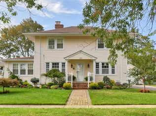223 Belmont Pkwy, Hempstead, NY 11550