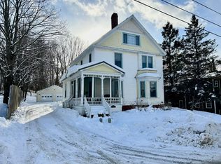 19 Maple St, Dexter, ME 04930