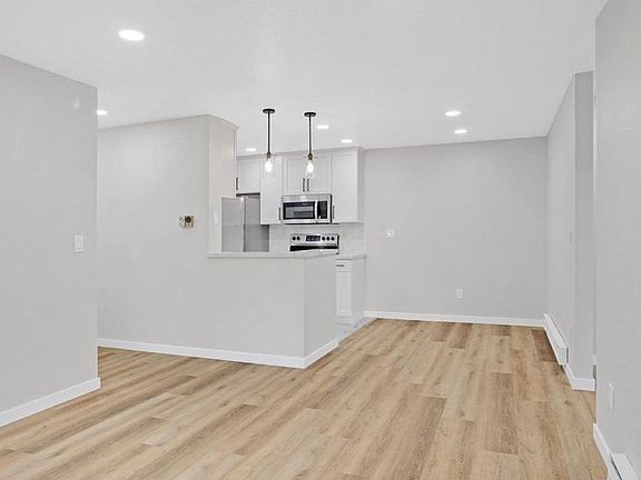 3rd image of 287 Lighthouse Dr