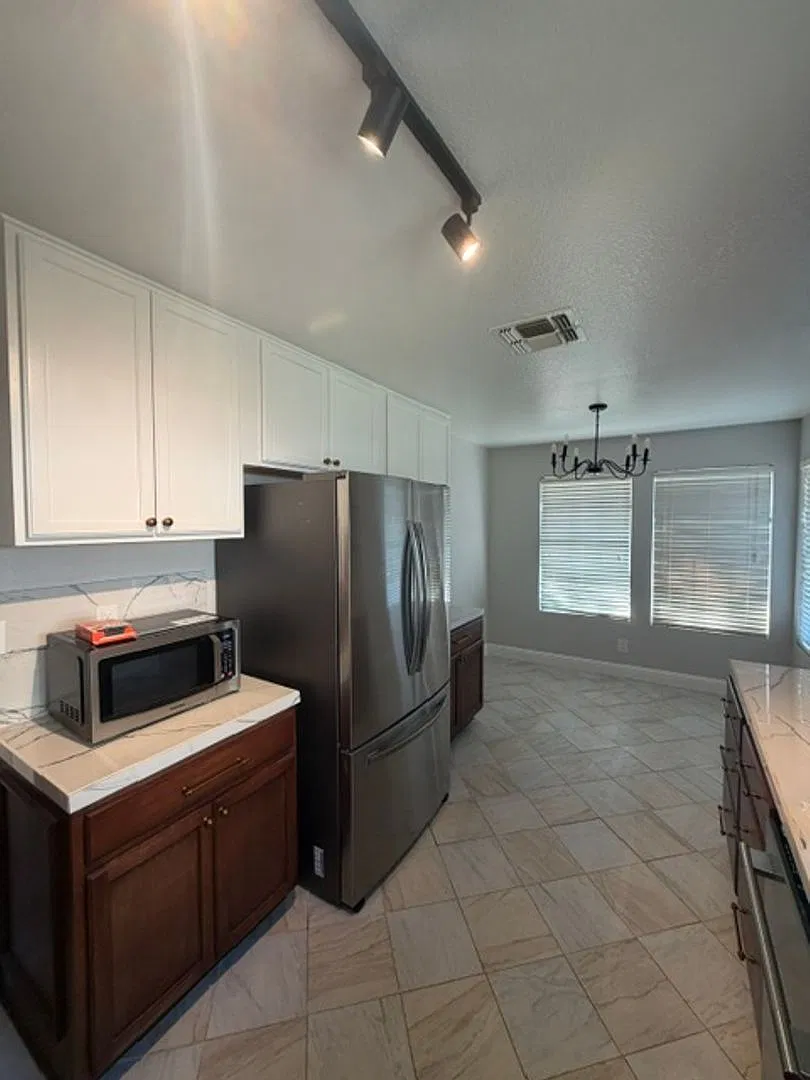 Beautiful 3 Bedroom and 2 Bathroom Home in Elk Grove $2,800.00 — Photo 4