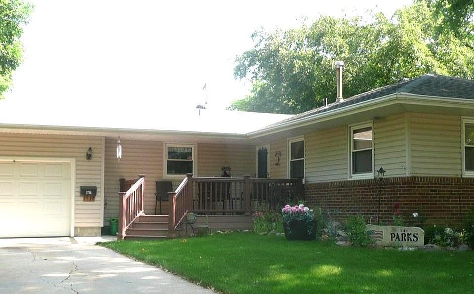 1st image of 1714 Summit St