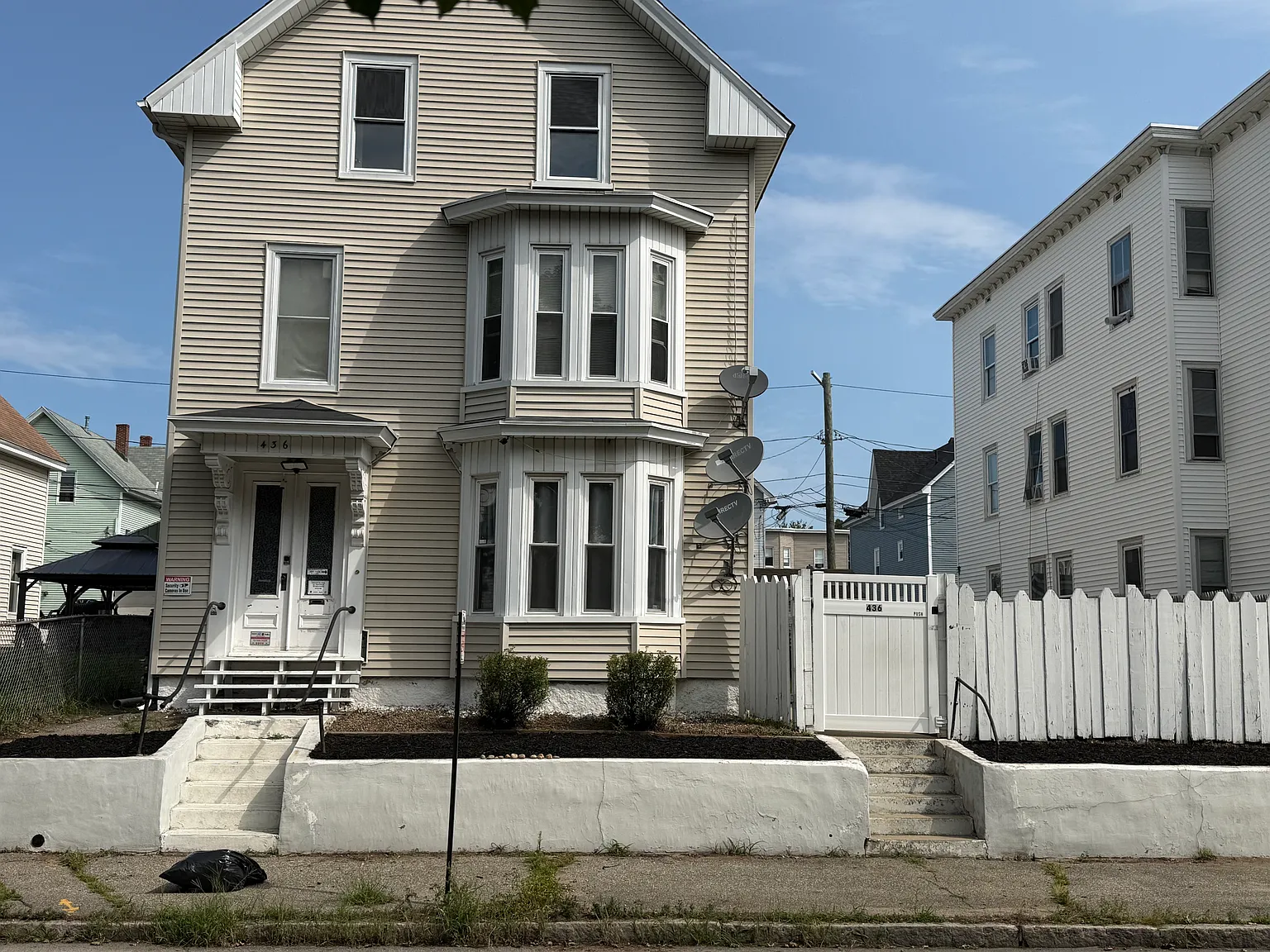 3 bed, 1000 sqft, $1,900 — Photo 4