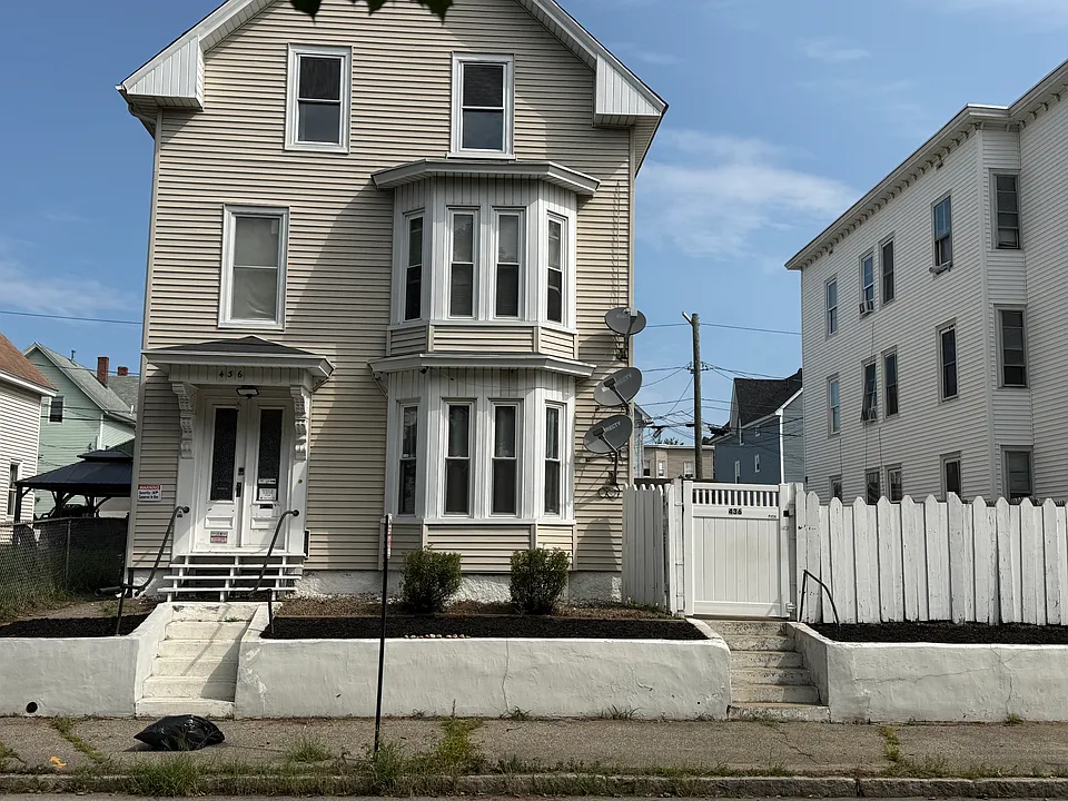 436 Auburn St #3