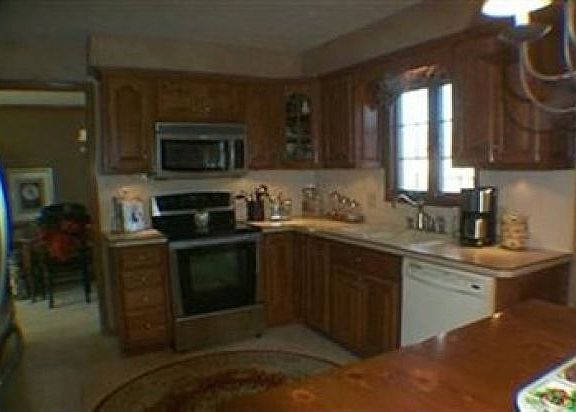 3rd image of 14240 Cherokee Trl