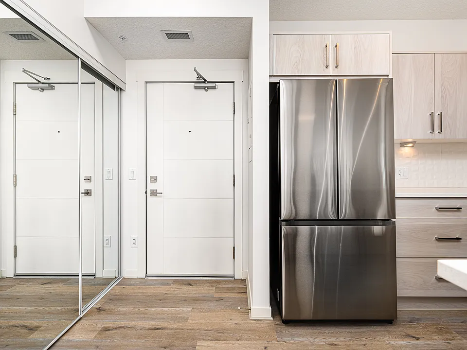 10111 122nd St NW