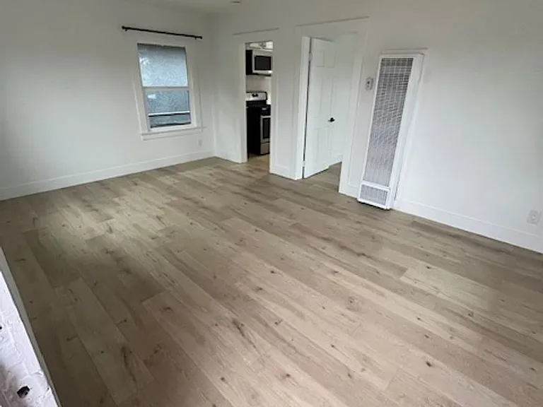109 E Alberta St — Photo 5
