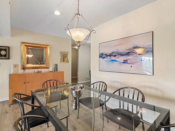 5th image of 4050 Dundee Rd APT 303