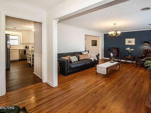 3rd image of 117 Gayle Rd