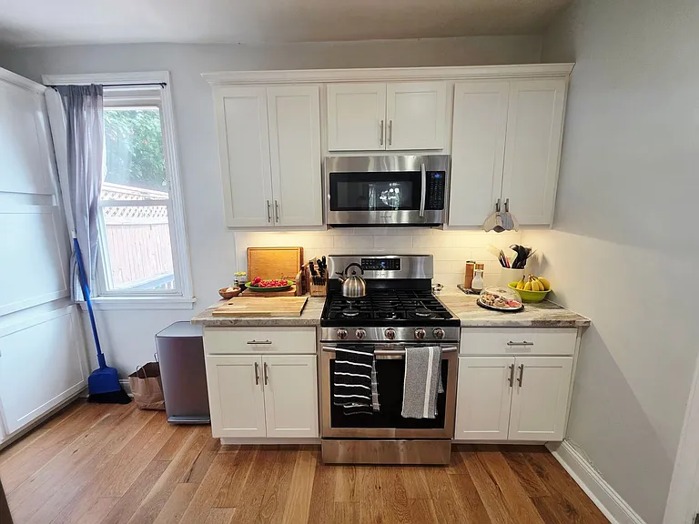 1409 Sheffield St — Photo 11