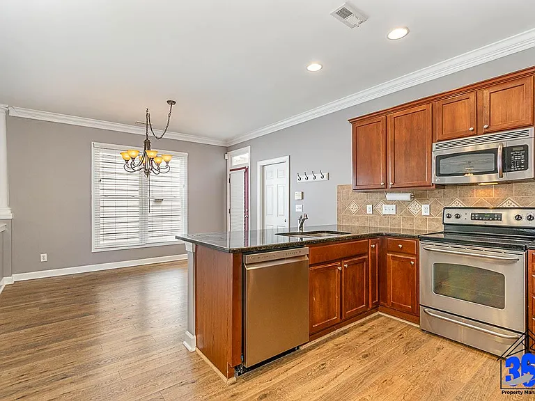 1048 Gold Rock Ln — Photo 9