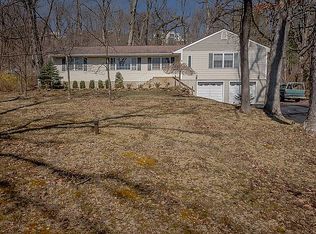 32 Interhaven Ave, Green Brook, NJ 08812