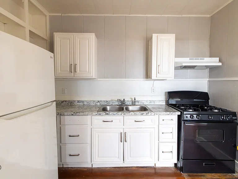 1824 Collins Ave #1/2 — Photo 6