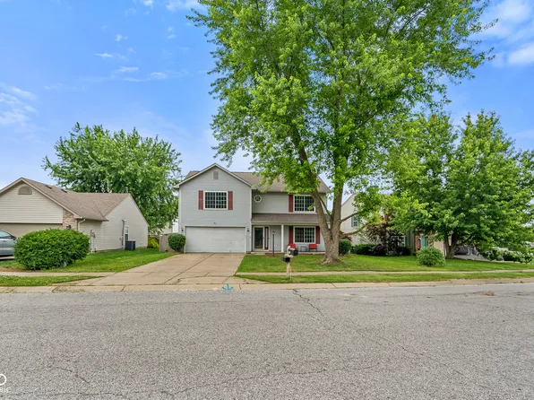 4620 Driftwood Ln, Greenwood, IN 46143