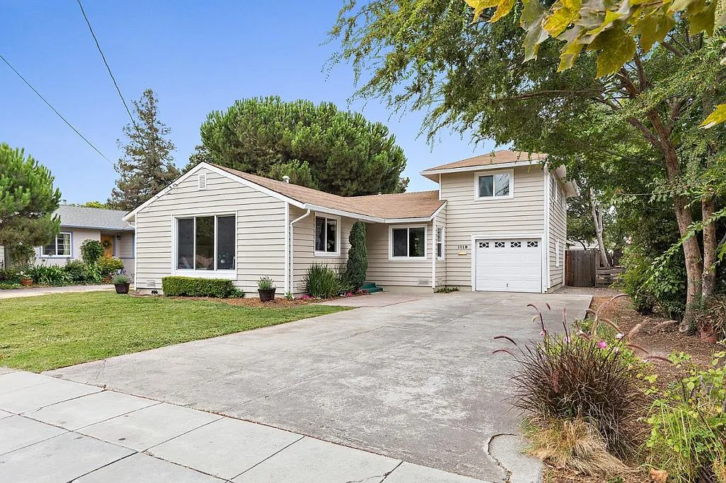 1119 17th Ave photo 1